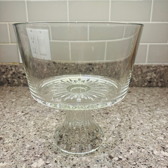Living Quarters - Glass Trifle Bowl, Used 1 or 2 Times, Great Condition! - Picture 2 of 2